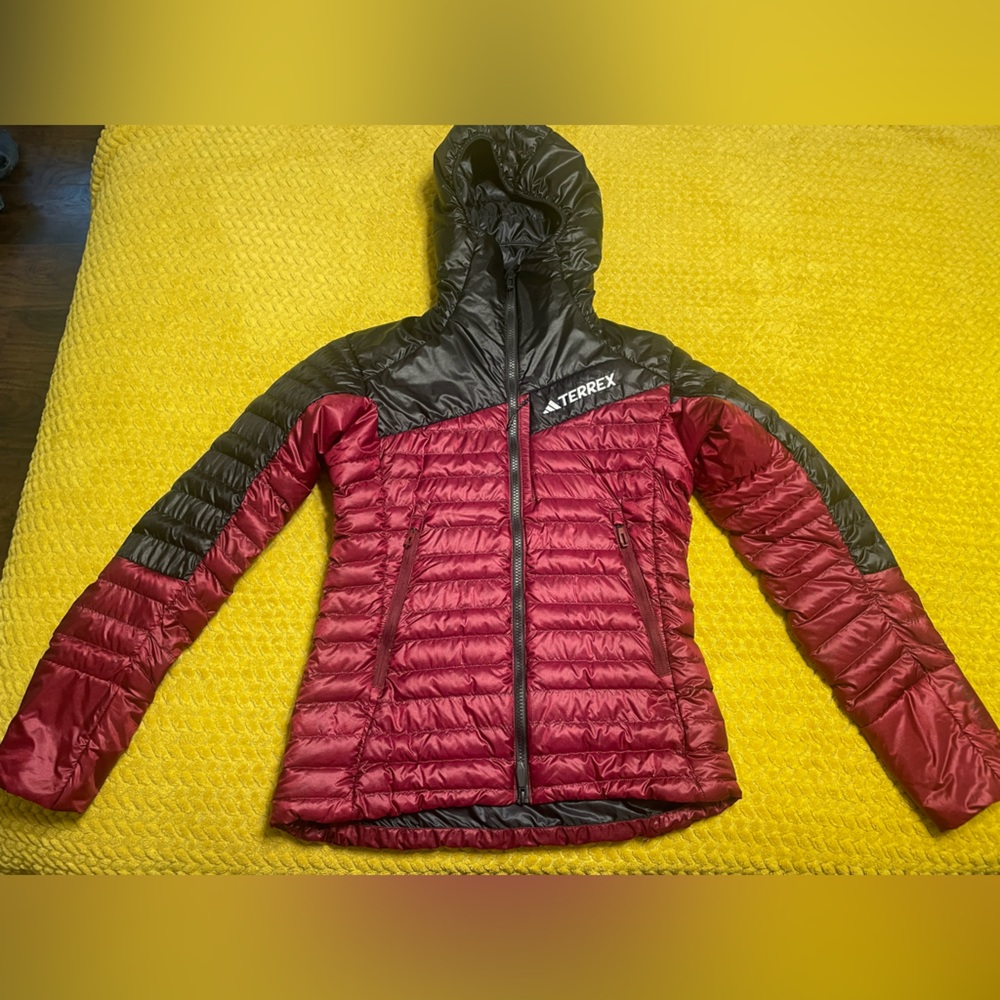 Adidas Womens TERREX Techrock YR 800 Fill Down Hooded Jacket IB4198 Size XS